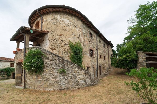 casale in vendita a Poppi