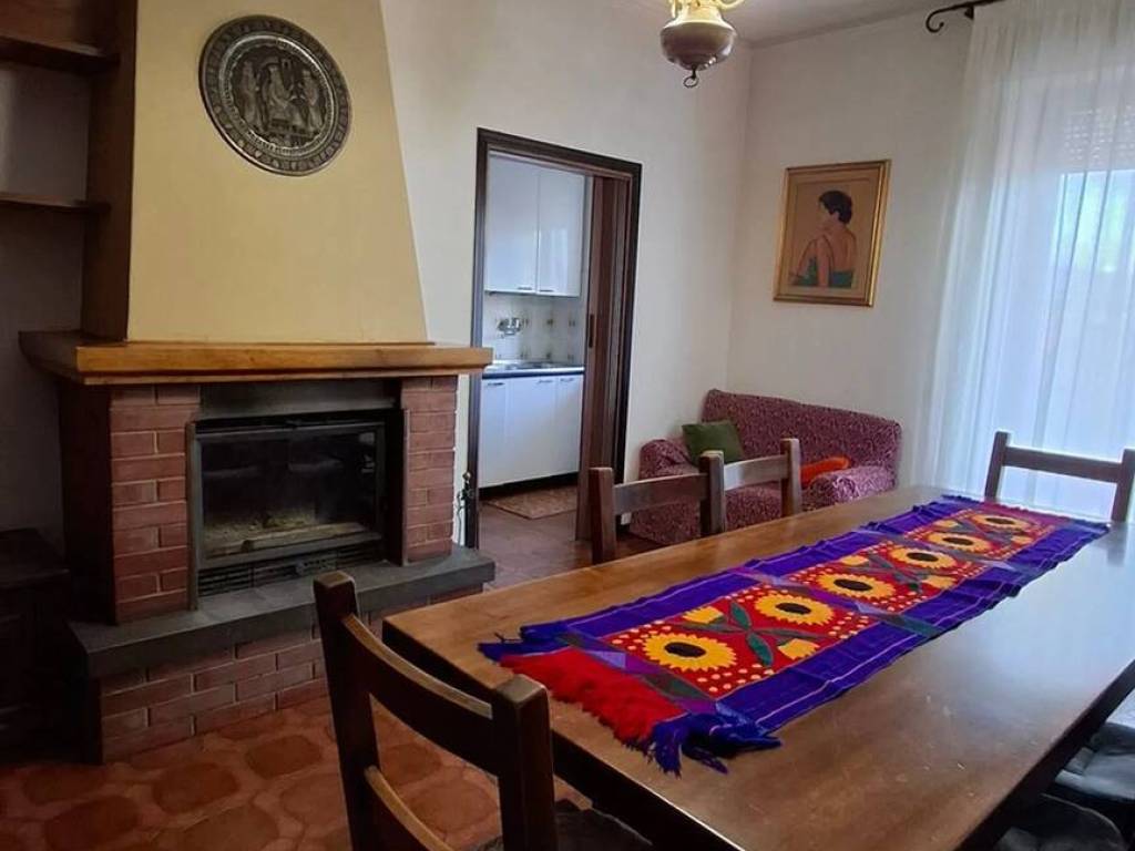 appartamento in vendita a Poppi in zona Porrena
