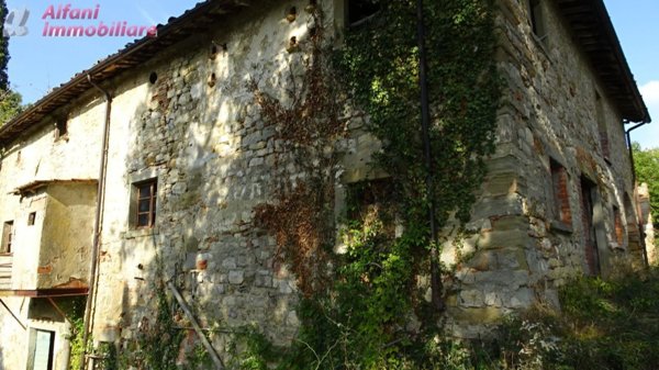 casa indipendente in vendita a Poppi in zona Lierna