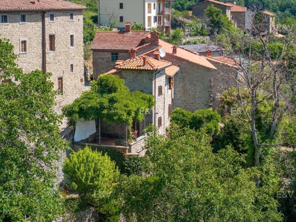 casa indipendente in vendita a Poppi