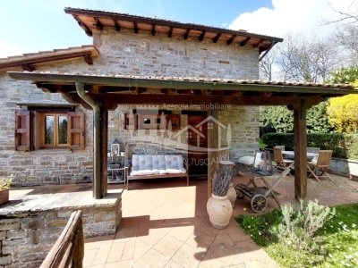 casa indipendente in vendita a Poppi