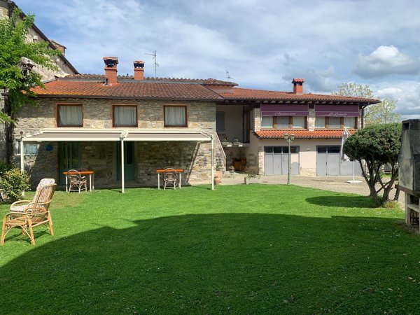 casale in vendita a Poppi