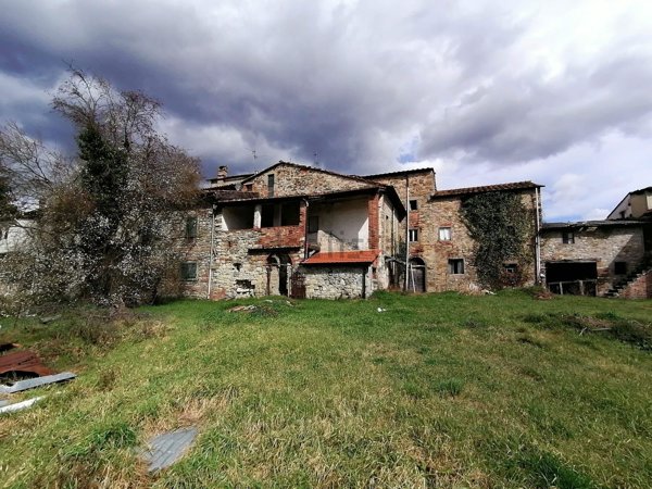 casale in vendita a Poppi