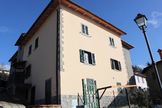 casa indipendente in vendita a Poppi in zona Sala