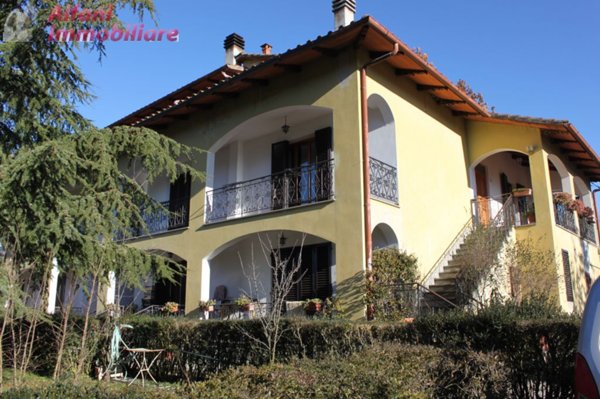 appartamento in vendita a Poppi in zona Porrena