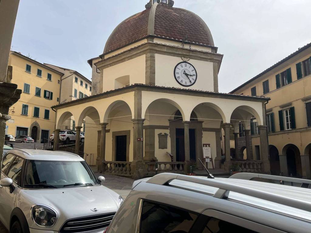 locale commerciale in vendita a Poppi