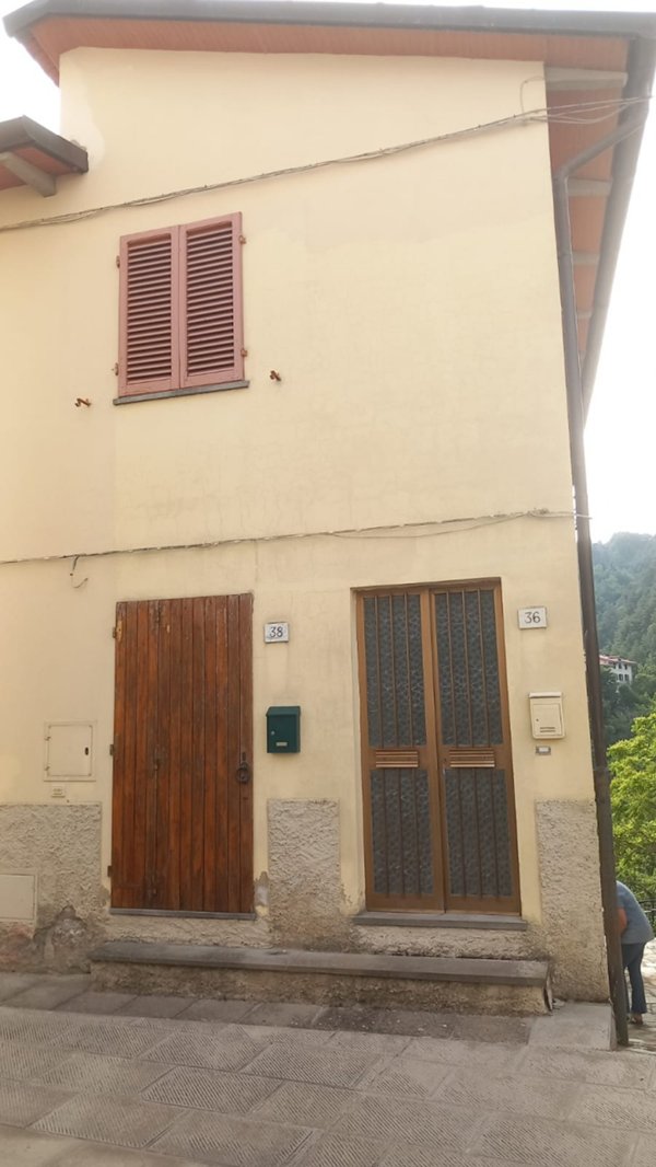 appartamento in vendita a Poppi in zona Moggiona