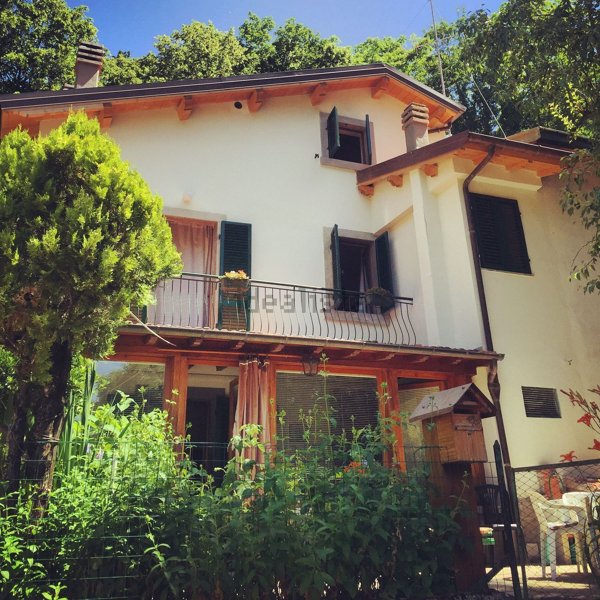 casa indipendente in vendita a Poppi in zona Badia Prataglia