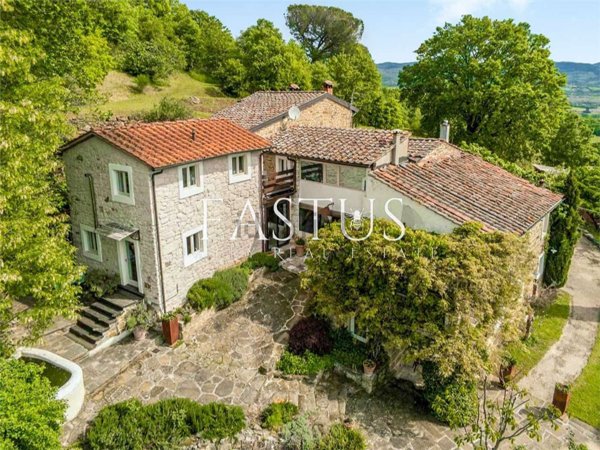 casale in vendita a Poppi