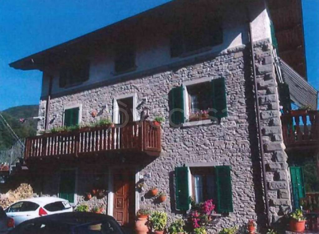 appartamento in vendita a Poppi in zona Badia Prataglia