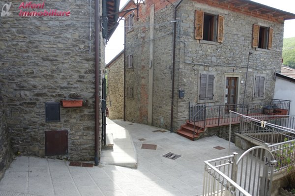 casa semindipendente in vendita a Poppi in zona Badia Prataglia