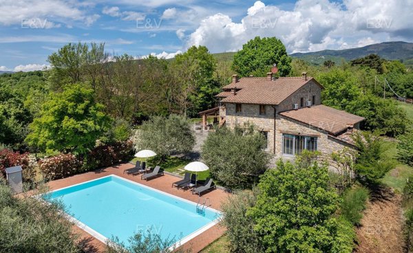 casa indipendente in vendita a Poppi
