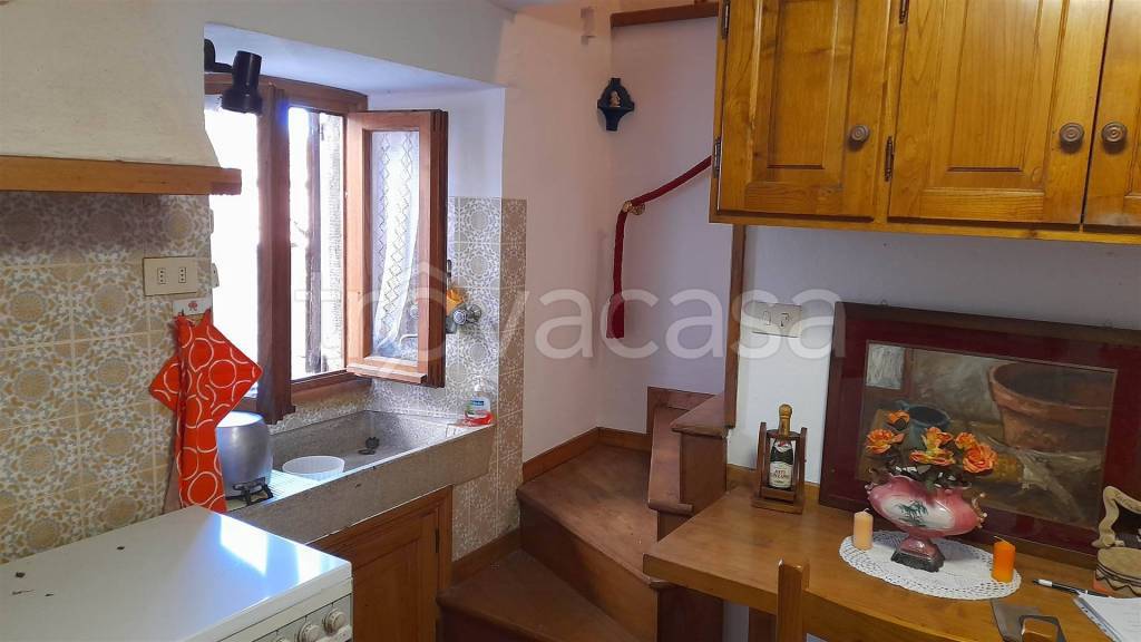 casa indipendente in vendita a Poppi in zona Camaldoli