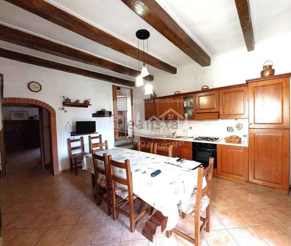 casa indipendente in vendita a Poppi in zona Lierna