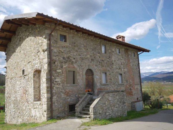 casa indipendente in vendita a Poppi in zona Lierna