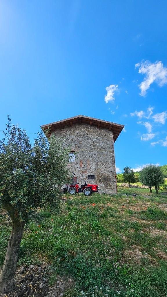 casa indipendente in vendita a Poppi in zona Lierna