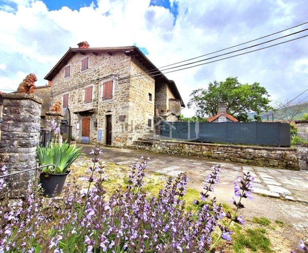 appartamento in vendita a Poppi in zona Lierna