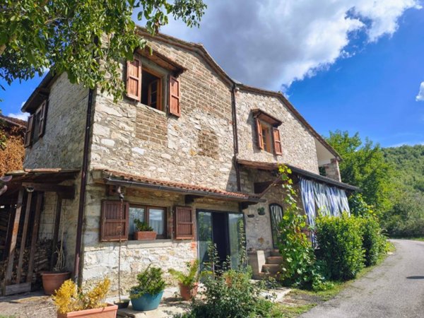 casa indipendente in vendita a Poppi in zona Riosecco