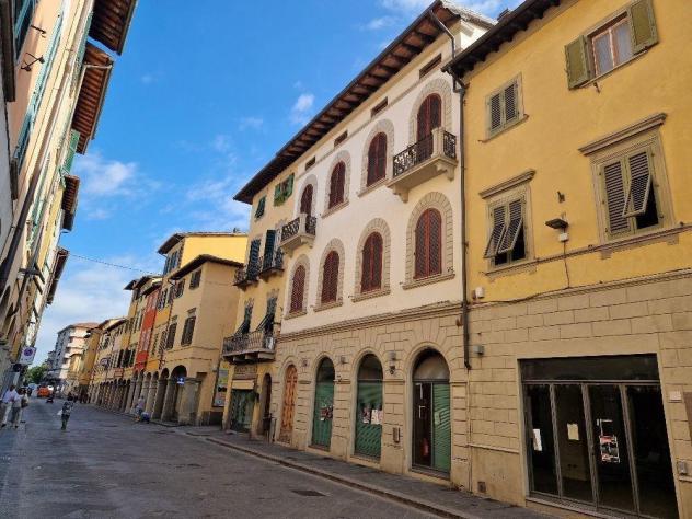negozio in vendita a San Giovanni Valdarno