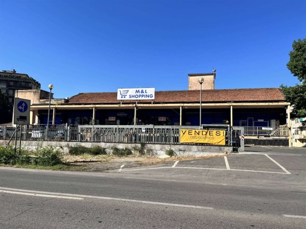 locale commerciale in vendita a San Giovanni Valdarno