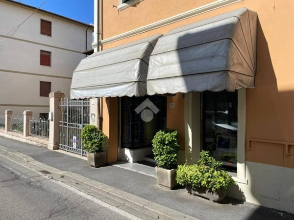 negozio in vendita a San Giovanni Valdarno