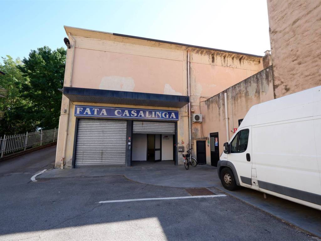 negozio in vendita a San Giovanni Valdarno