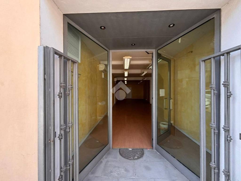 negozio in vendita a San Giovanni Valdarno