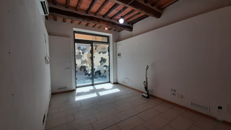 negozio in vendita a San Giovanni Valdarno