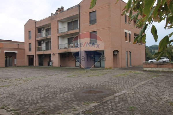 negozio in vendita a San Giovanni Valdarno