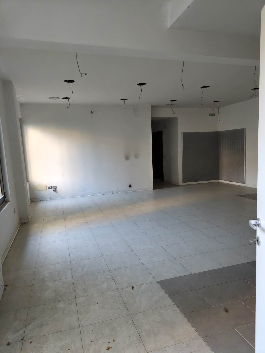 locale commerciale in vendita a San Giovanni Valdarno