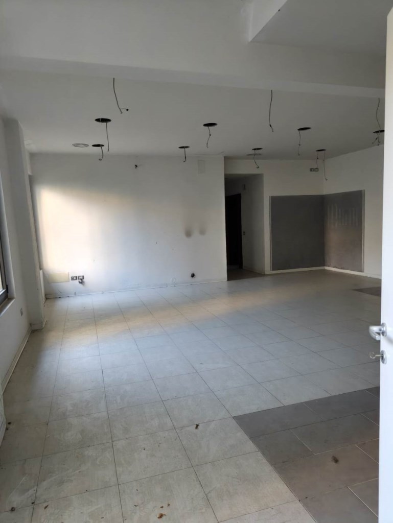 locale commerciale in vendita a San Giovanni Valdarno