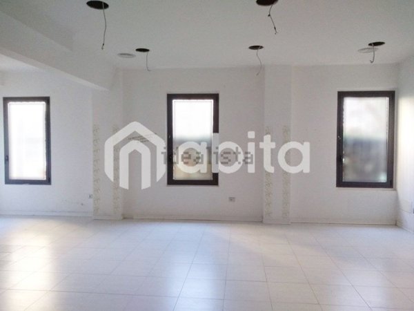 locale di sgombero in vendita a San Giovanni Valdarno