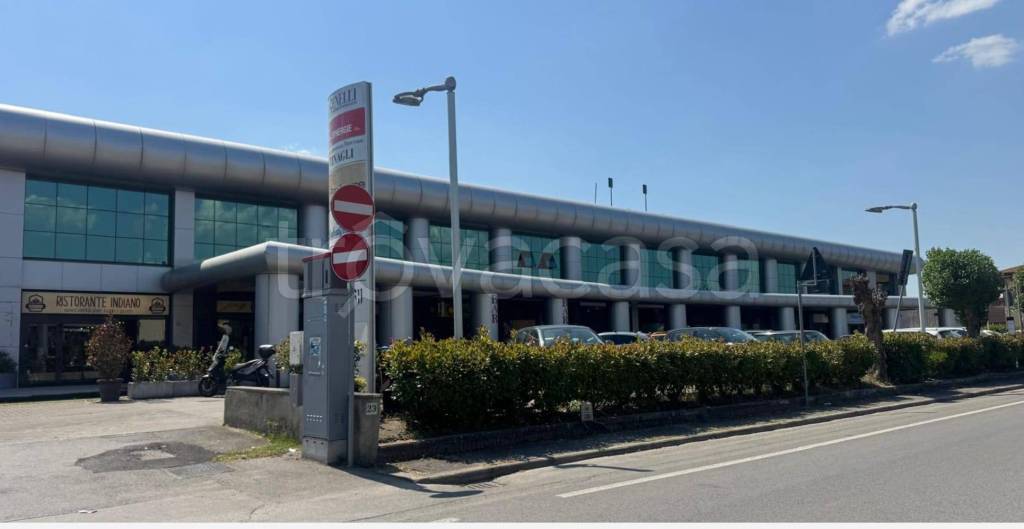 negozio in vendita a San Giovanni Valdarno in zona Pruneto
