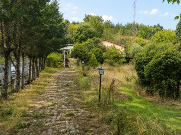 negozio in vendita a San Giovanni Valdarno in zona Pruneto