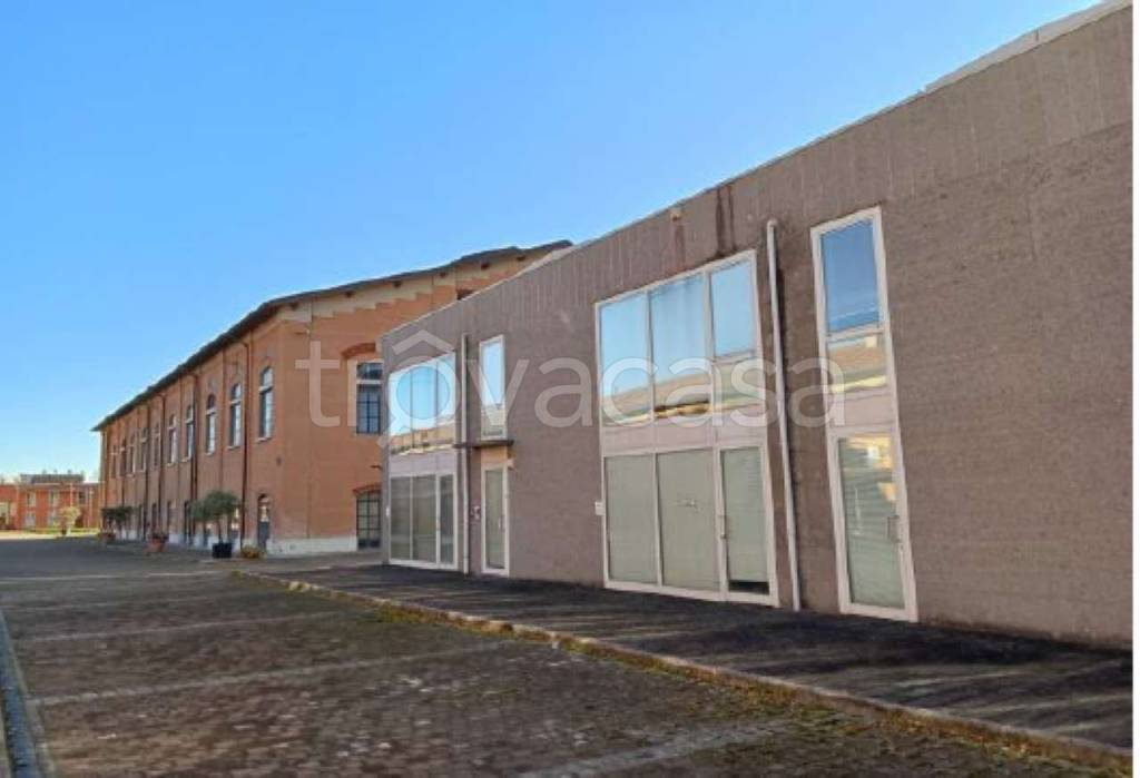 locale commerciale in vendita a San Giovanni Valdarno