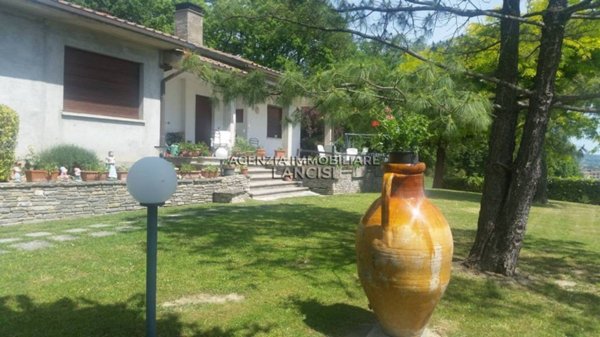 casa indipendente in vendita a Sansepolcro