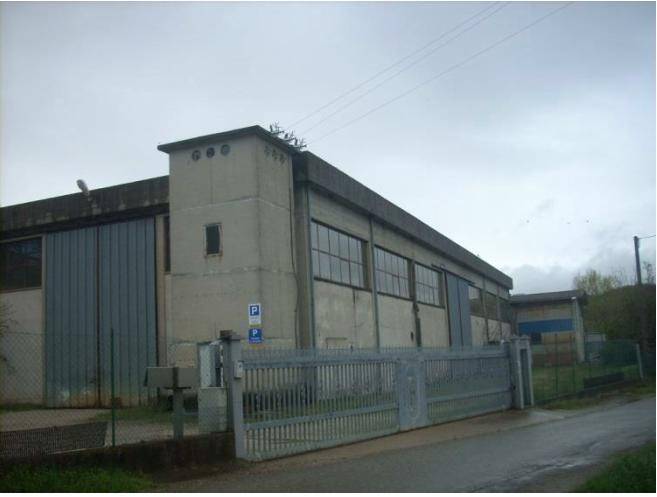 locale commerciale in vendita a Sansepolcro