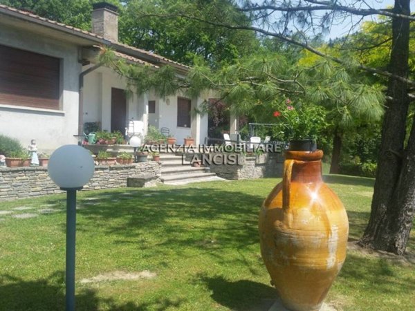 casa indipendente in vendita a Sansepolcro