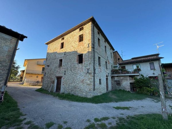 casa indipendente in vendita a Sansepolcro in zona Trebbio