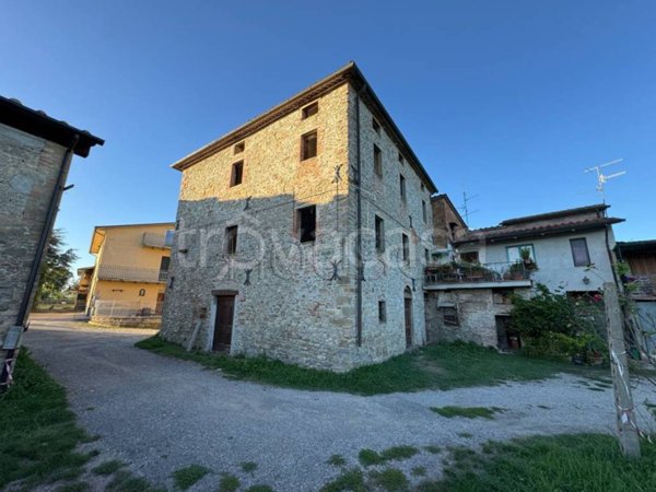 casa indipendente in vendita a Sansepolcro in zona Trebbio