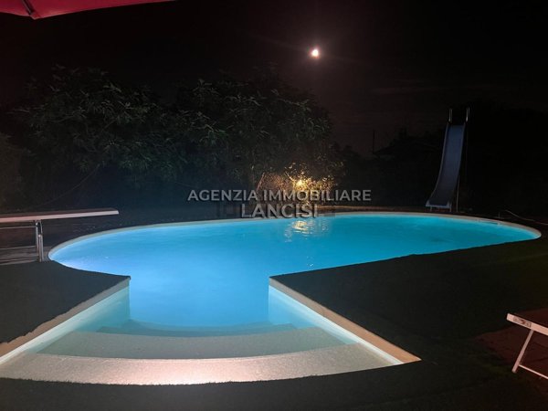 casa indipendente in vendita a Sansepolcro