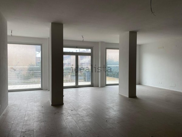 negozio in vendita a Sansepolcro