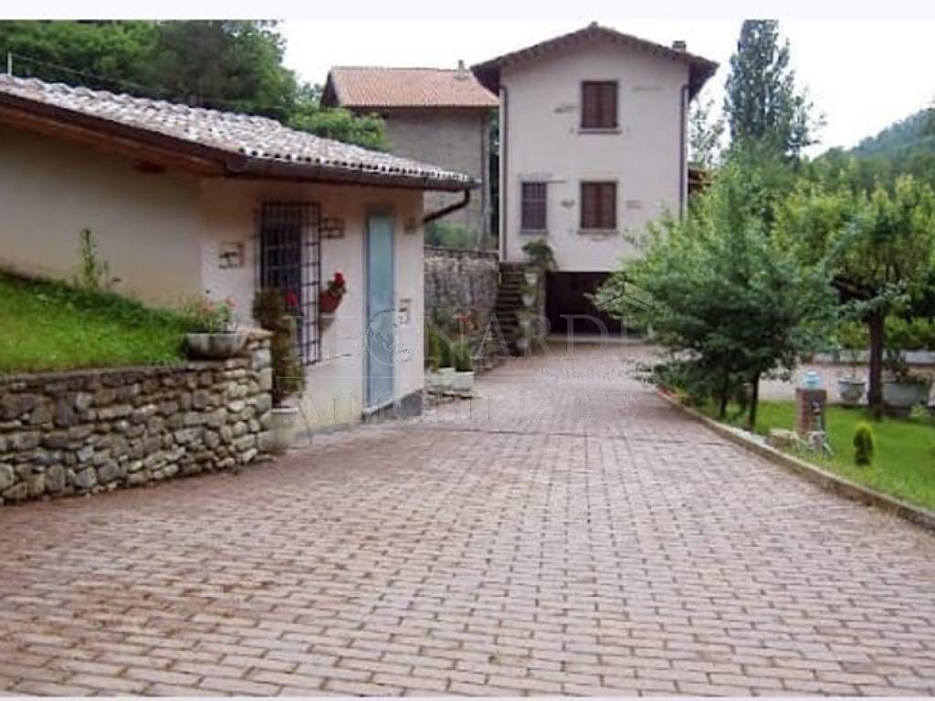casa indipendente in vendita a Sansepolcro