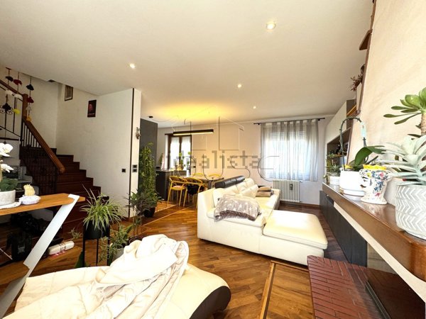 casa indipendente in vendita a Sansepolcro