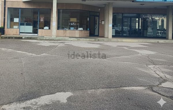 locale commerciale in vendita a Sansepolcro