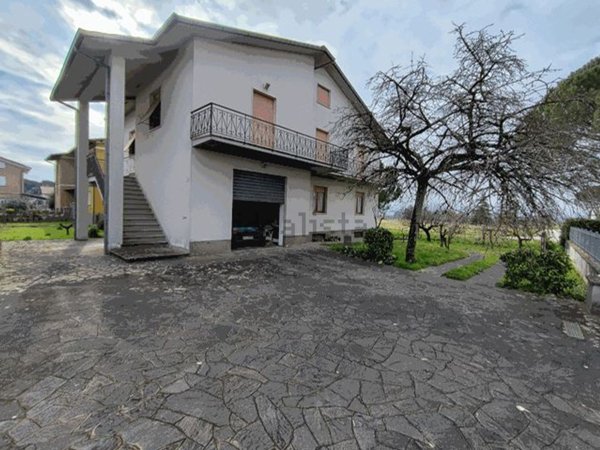 casa indipendente in vendita a Sansepolcro