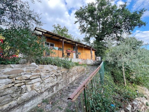 casa indipendente in vendita a Sansepolcro