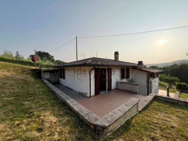 casa indipendente in vendita a Sansepolcro