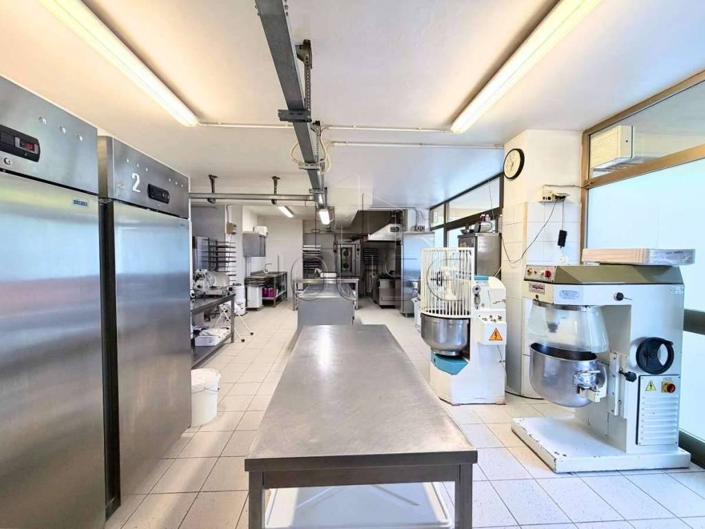 negozio in vendita a Sansepolcro