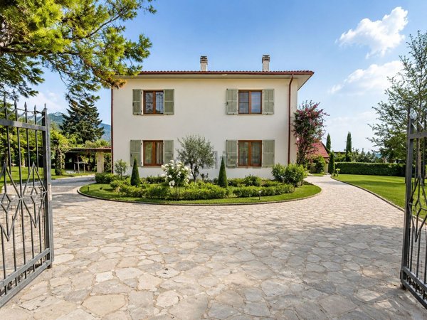 casa indipendente in vendita a Sansepolcro in zona Trebbio